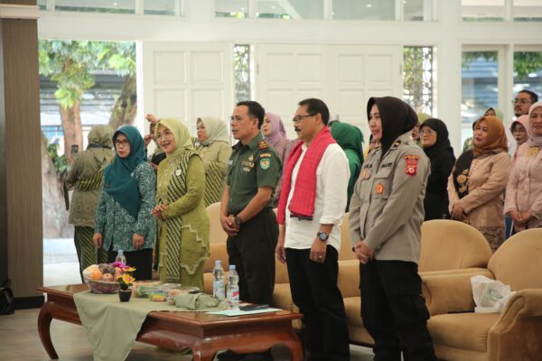 Gaungkan ‘Wanita Berkebaya Untuk Dunia’, Wahegar Garut Mantapkan Peran dalam Pemberdayaan Perempuan
