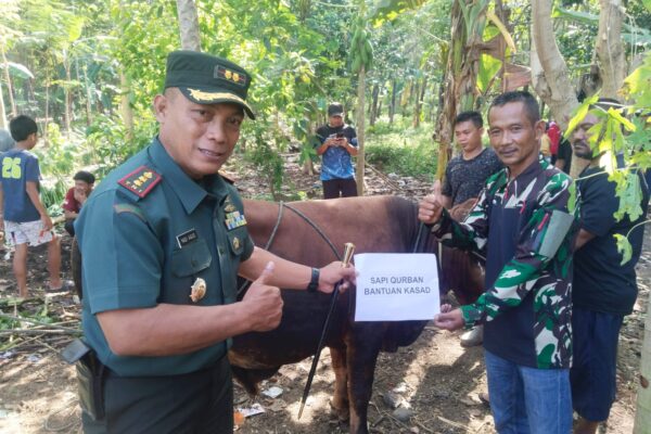 Kasad Berikan Bantuan Satu Ekor Sapi Hewan Qurban Bagi Warga Cibalong