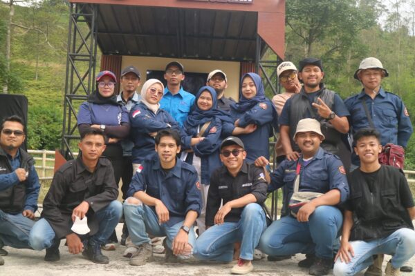 Coklat Kita Ririungan: Karang Taruna Himalaya dan Djarum Coklat Pererat Silaturahmi Warga Mekarjaya