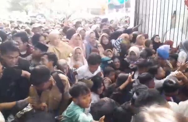 HENTIKAN PEMBODOHAN RAKYAT ATAS NAMA PESTA!” Tragedi Pesta Rakyat Berujung Maut: Nyawa Melayang, Rakyat Jadi Tumbal Kekuasan”